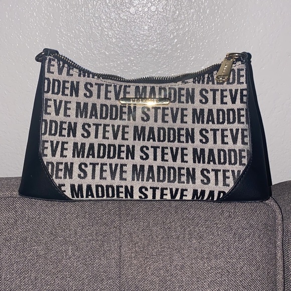 Steve Madden Handbags - Steve Madden Logo Black Grey Crossbody Purse